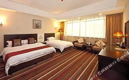 Promenade Hotel