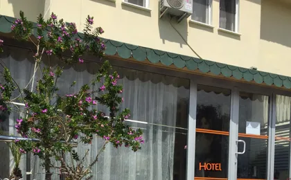 Verde Port Hotel