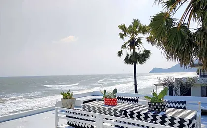 Hua Plee Lazy Beach Hotel