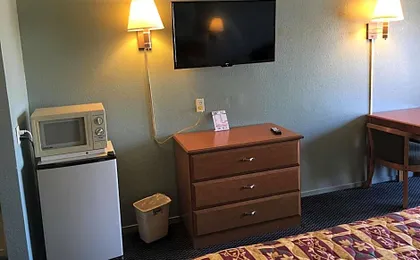 Applegate Inn