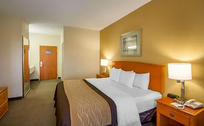 Quality Inn & Suites MidAmerica Industrial Park Area