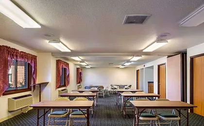 Motel 6-Saukville, WI