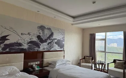 Xuanwei Meihuan Hotel