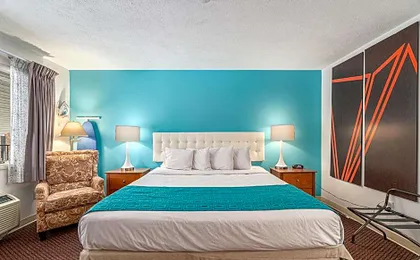 Howard Johnson by Wyndham Traverse City