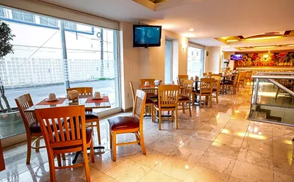 Hotel Plaza Calzada