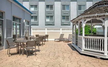 Holiday Inn Express & Suites Hawthorne - Elmsford North by IHG