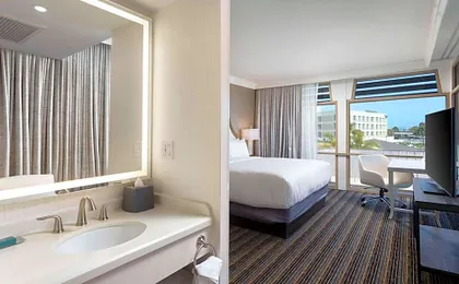 DoubleTree by Hilton San Diego Bayside