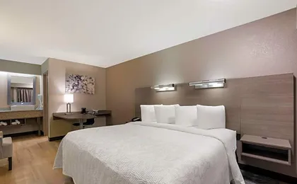 Red Roof Inn PLUS+ Chicago - Naperville