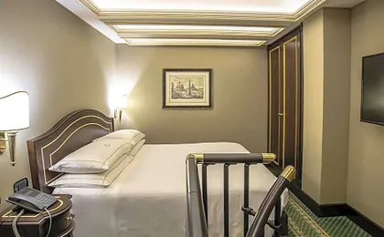 River Palace Hotel