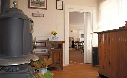 ALPINE COUNTRY MOTEL 4mile