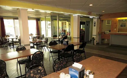 Macklin Motor Inn