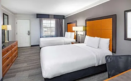 La Quinta Inn by Wyndham Laredo I-35