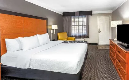 La Quinta Inn by Wyndham Laredo I-35