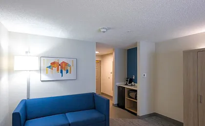 Holiday Inn Express & Suites Marquette By IHG