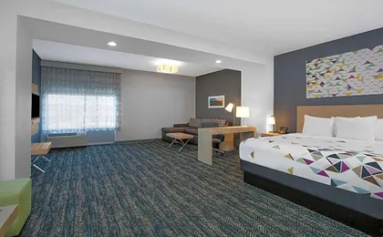 La Quinta Inn & Suites by Wyndham Manassas VA-Dulles Airport