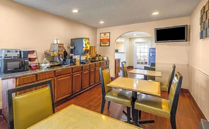 Econo Lodge Meridian South