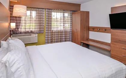 Holiday Inn Express Palm Desert By IHG