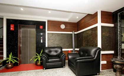 OYO 23743 Hotel Nash Inn