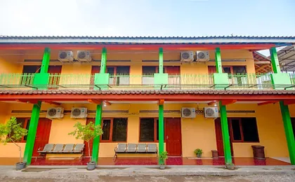 Super OYO 1788 House 24