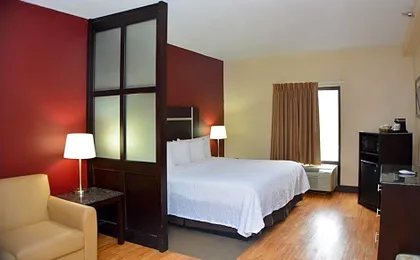 Red Roof PLUS+ & Suites Chattanooga - Downtown