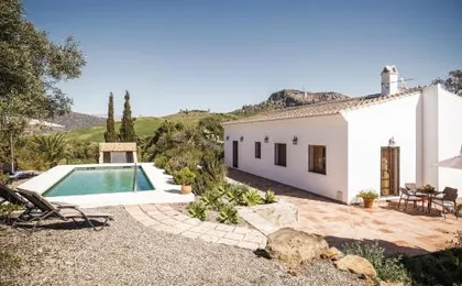 Rosas Cantares: Casa Siri