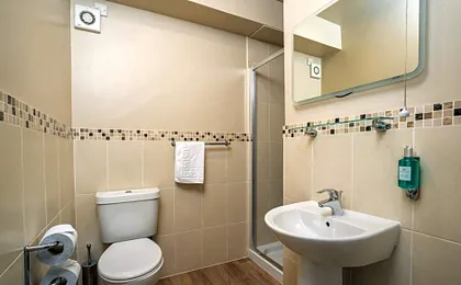 Belmore Court & Motel