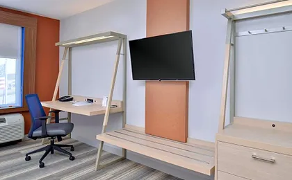 Holiday Inn Express & Suites Brighton South - US 23 By IHG