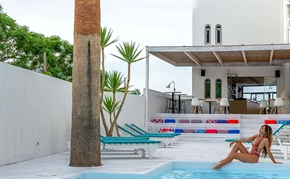 Azure Mare Hotel