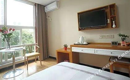 Yiju Hotel(Beijing Yuegezhuang Bridge Shop)