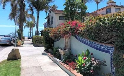 Ala Mar by the Sea
