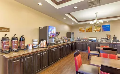 Comfort Inn & Suites Russellville I-40