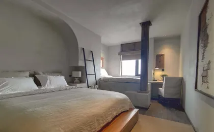 Floral Hotel·Xi'an Shengxian Art hotel (Huimin Street Branch, Zhonglou Subway Station, Xi'an)