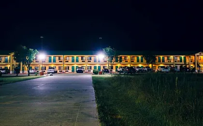 Scottish Inn & Suites