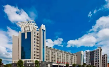 Promenade Hotel
