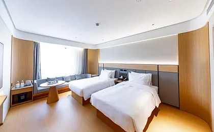 Ji Hotel Shanghai Daning International