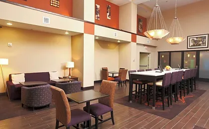 Hampton Inn & Suites by Hilton Fargo Medical Center