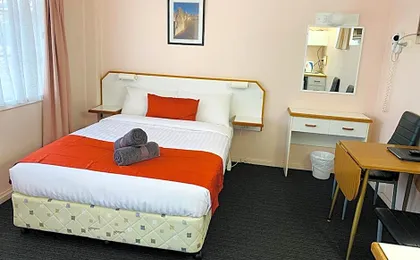 Bradman Motor Inn
