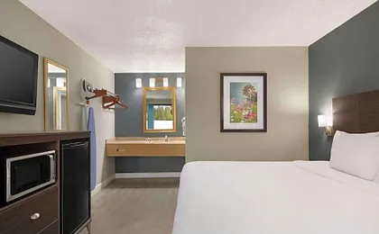 Baymont by Wyndham Wilmington