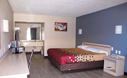 Econo Lodge Paducah West I-24