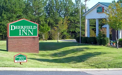 Deerfield Inn and Suites - Fairview