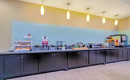 La Quinta Inn & Suites by Wyndham Dfw Airport West-Bedford