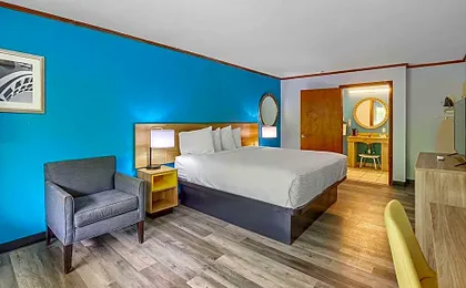 Days Inn by Wyndham Foley