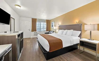 Americas Best Value Inn & Suites Flagstaff