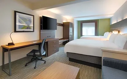Holiday Inn Express & Suites Bradley Airport By IHG