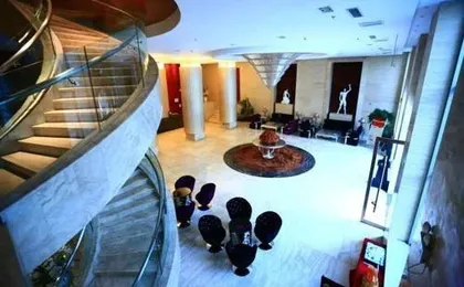 K Raphael Hotel