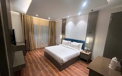 Hotel New York Plaza