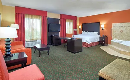 Hampton Inn & Suites Waco-South