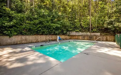 Quality Inn & Suites Greensboro near Lake Oconee