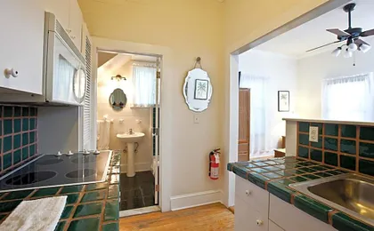 Island City House