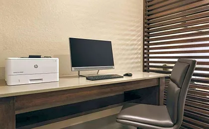 Country Inn & Suites by Radisson, Coralville, IA